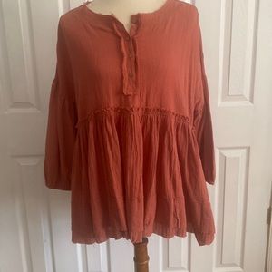 Easel Los Angeles Raw hem top